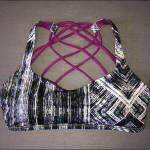 Lululemon free to be wild sports bra size 8